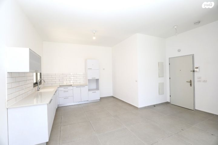 דירת גן, שוהם 23, אבני חן, חריש