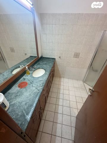 בית פרטי/ קוטג', יהודה גורודיסקי 23, א' / צפון מזרח העיר, רחובות