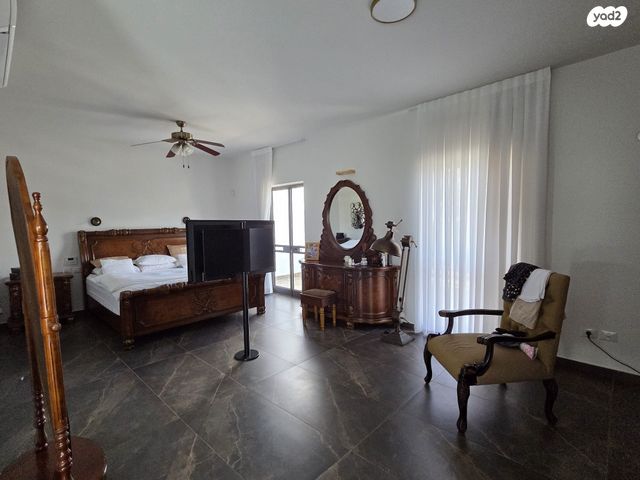 דו משפחתי, רמת השרון