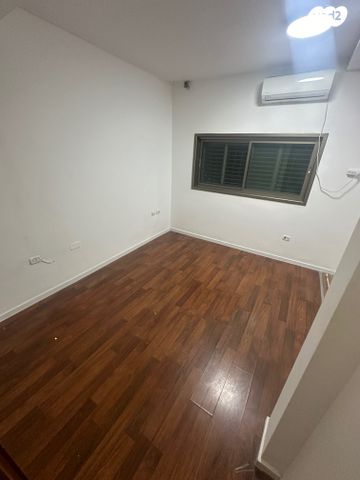 בית פרטי/ קוטג', יהודה גורודיסקי 23, א' / צפון מזרח העיר, רחובות