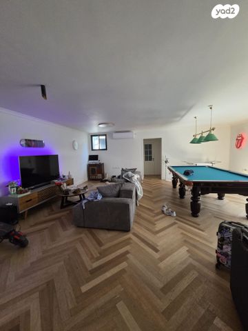 דו משפחתי, רמת השרון