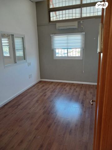 משרדים, טירת כרמל