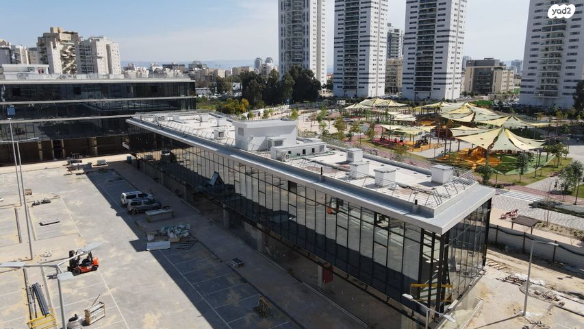 משרדים, משכנות האומנים, קרית מוצקין