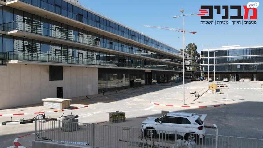 משרדים, משכנות האומנים, קרית מוצקין