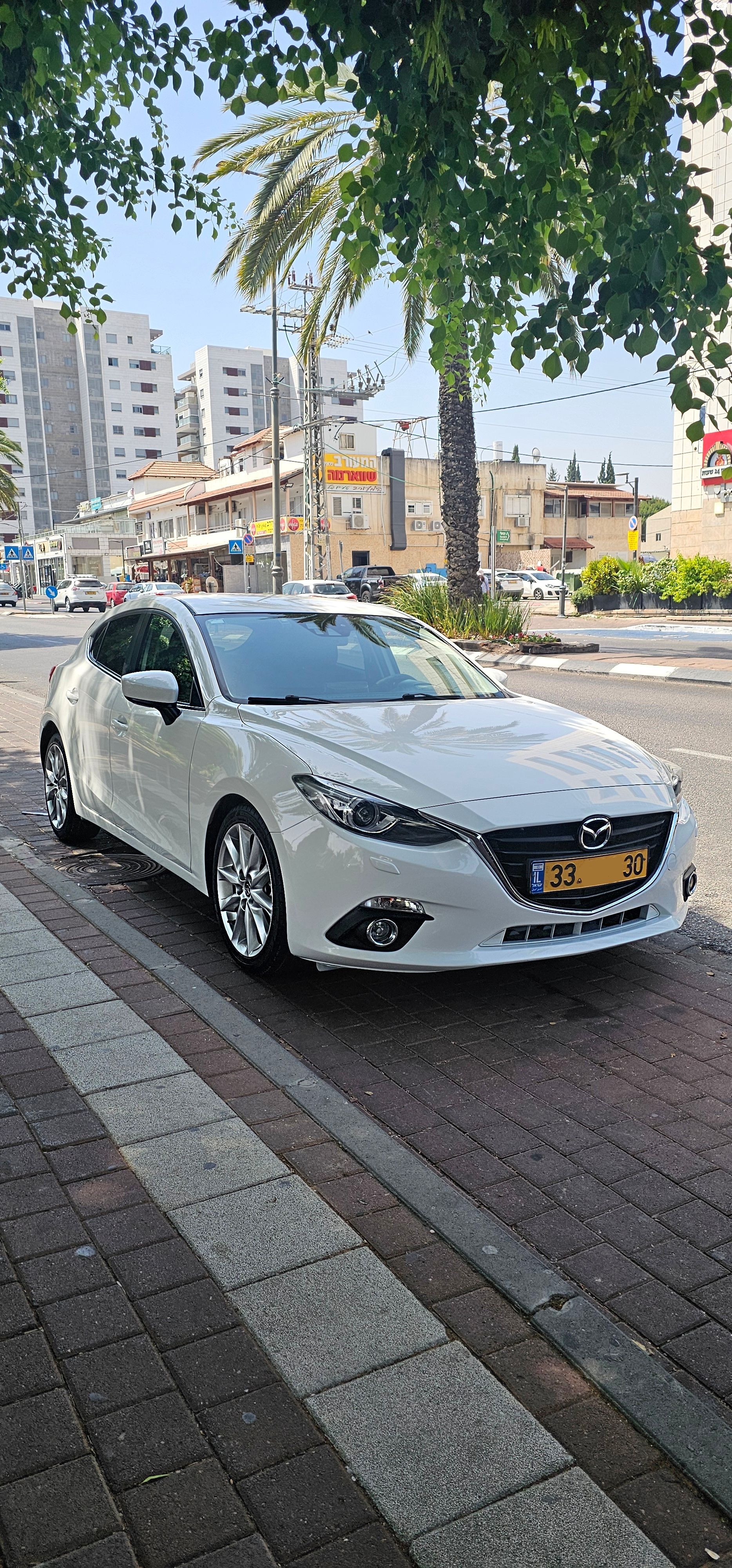 מודעת רכב מאזדה 3
