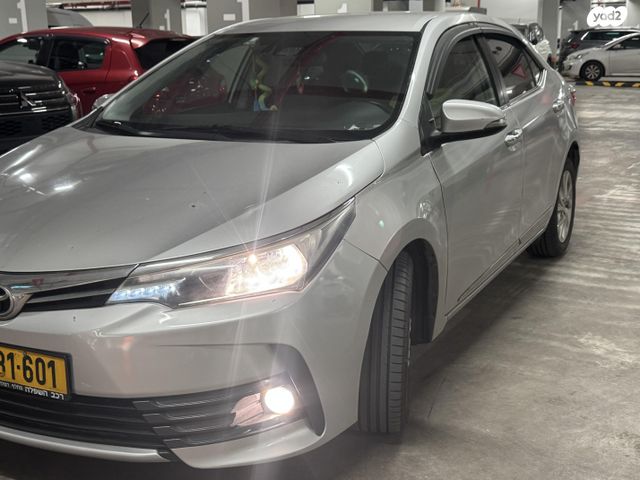 טויוטה קורולה