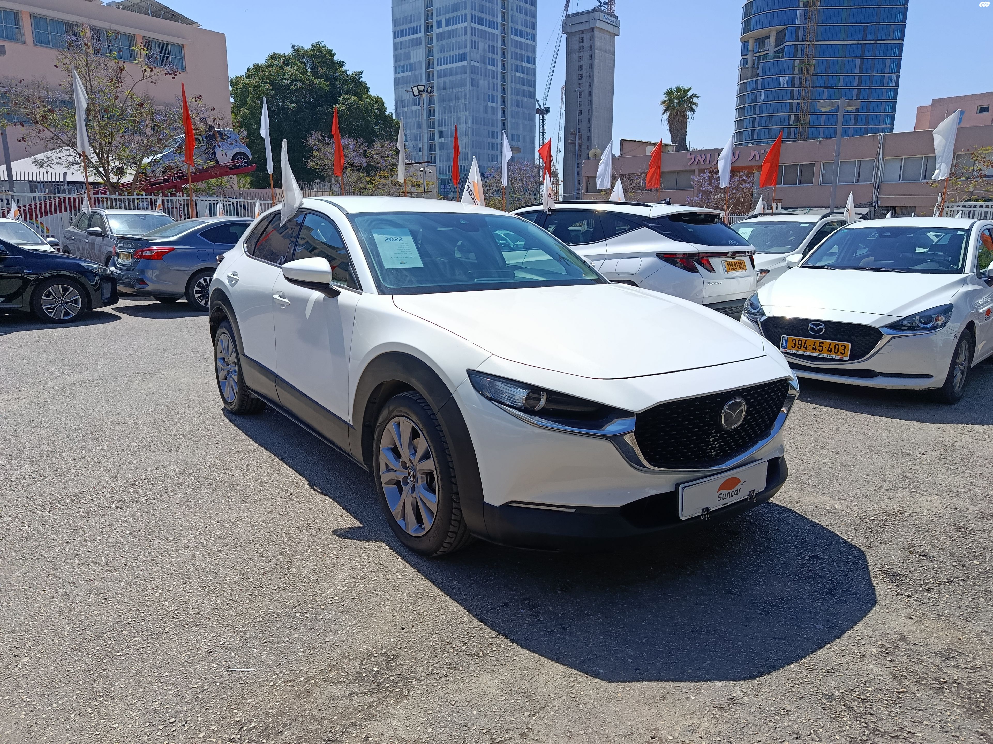 מודעת רכב מאזדה CX-30
