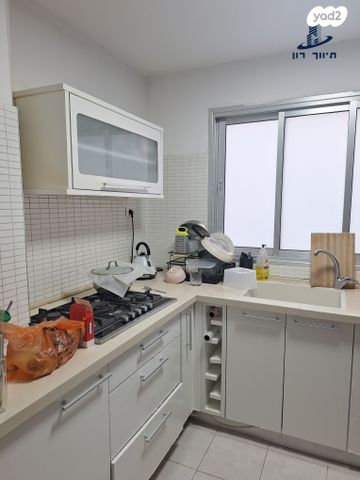 גג/ פנטהאוז, הל"ה, הל"ה, גבעתיים