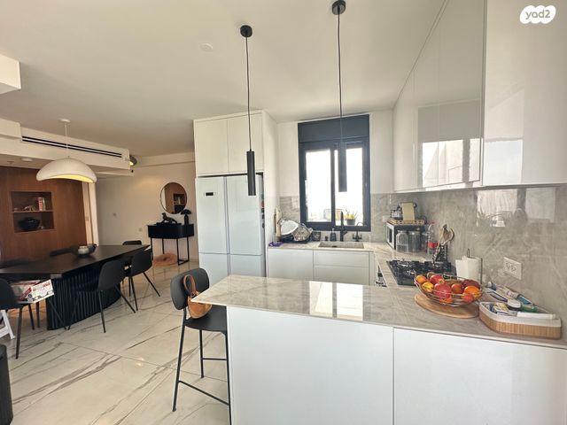 גג/ פנטהאוז, הגבול רוטשילד, בת ים