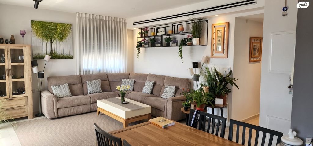 גג/ פנטהאוז, צור הדסה