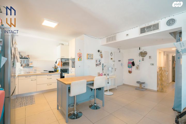 גג/ פנטהאוז, החורש, חריש