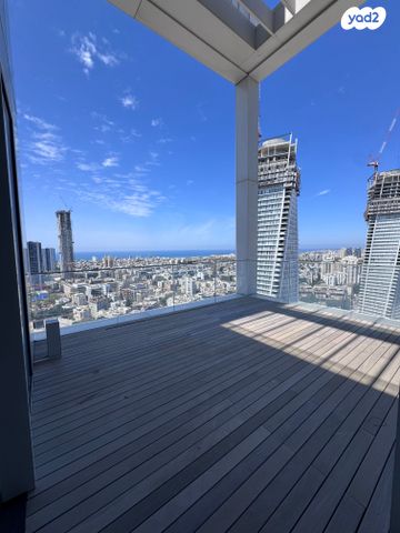 טריפלקס, הצפון החדש - כיכר המדינה, תל אביב יפו