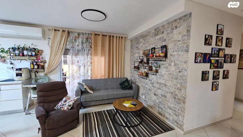 דירת גן, קרית מלאכי