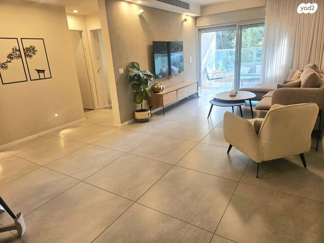 דירה, יגאל אלון, מרכז, הרצליה