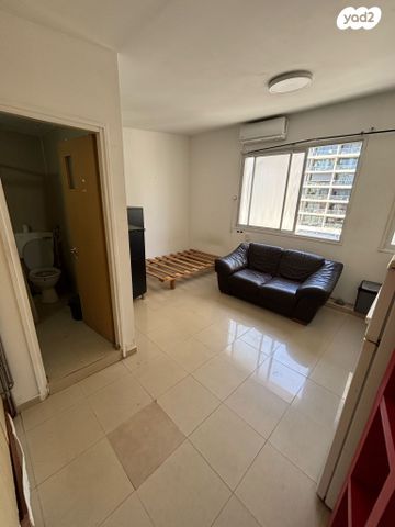 כללי, חיים בן עטר, תל אביב יפו