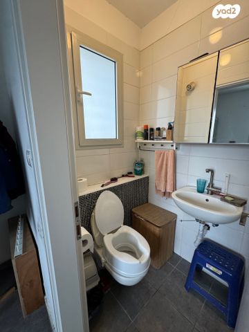 דירה, חנה רובינא, הרצליה