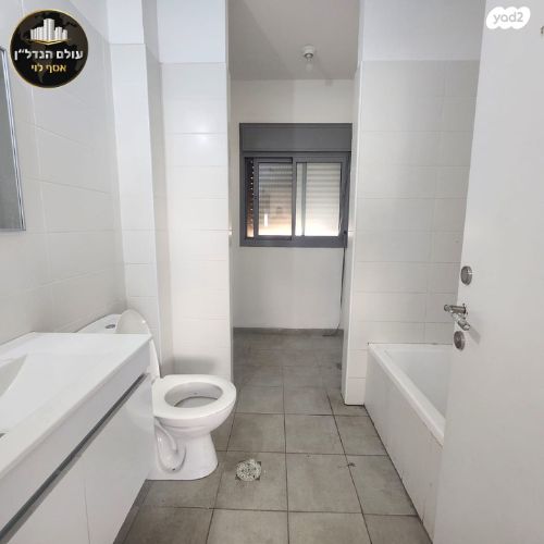 דירת גן, שרת, שז"ר / דקר, טירת כרמל