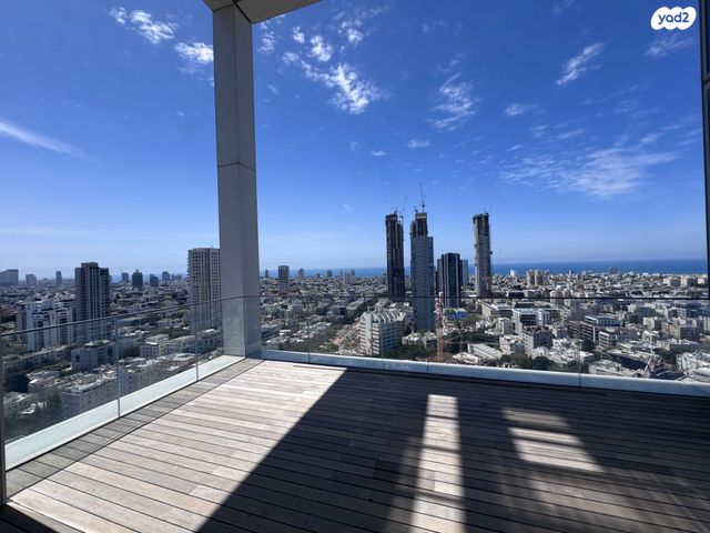 טריפלקס, הצפון החדש - כיכר המדינה, תל אביב יפו