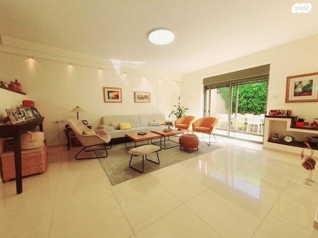 בית פרטי/ קוטג', אברהם נוטמן 12, מקוב, רחובות