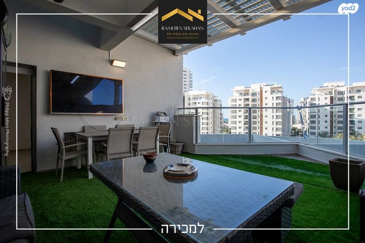 גג/ פנטהאוז, אלמוג, גלי כרמל, טירת כרמל