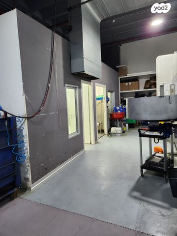 מחסנים, פתח תקווה