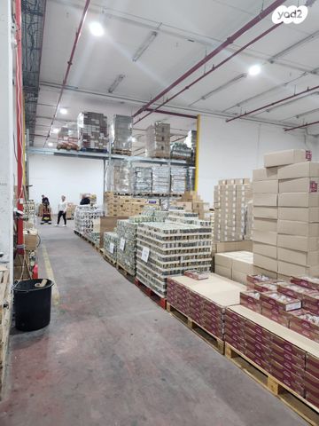 מחסנים, פתח תקווה