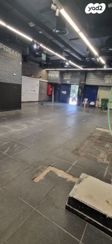 חנויות/ שטח מסחרי, יגאל אלון, תל אביב יפו