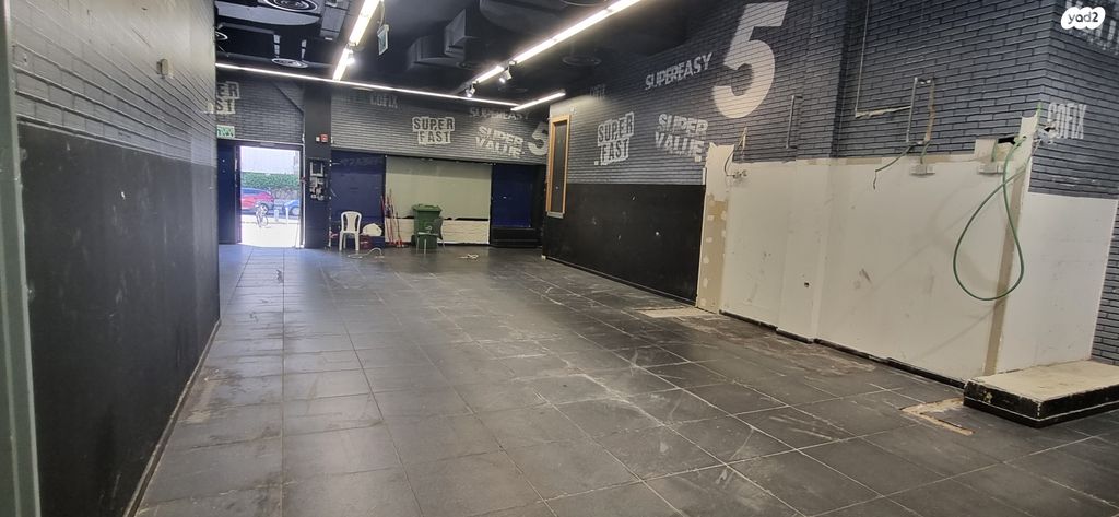 חנויות/ שטח מסחרי, יגאל אלון, תל אביב יפו