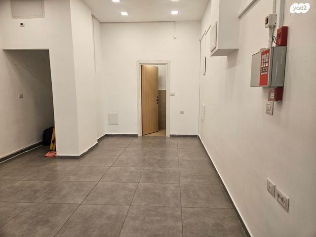 חנויות/ שטח מסחרי, ליבת העיר, יהוד מונוסון