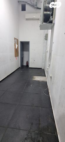 חנויות/ שטח מסחרי, יגאל אלון, תל אביב יפו