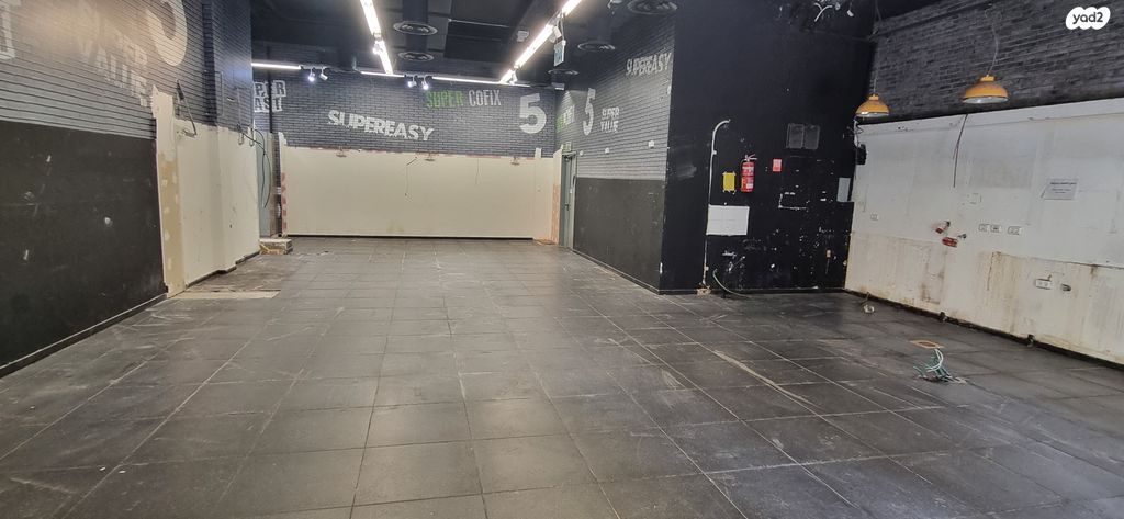 חנויות/ שטח מסחרי, יגאל אלון, תל אביב יפו