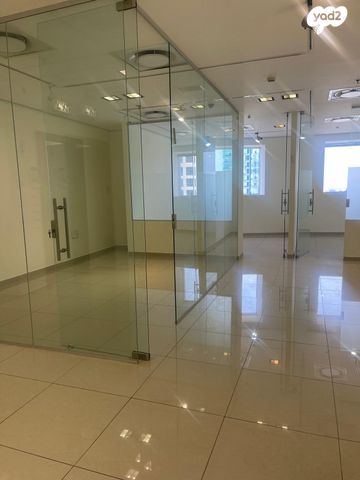 משרדים, דרך זאב ז'בוטינסקי 7, בורסה, רמת גן