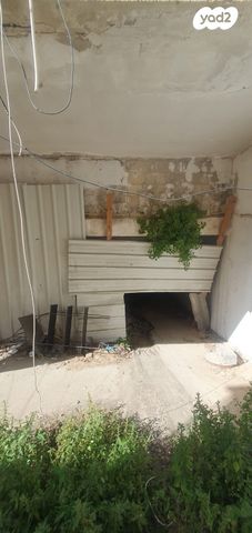 מחסנים, הרב יצחק הלוי 38, גרין ועם, חולון