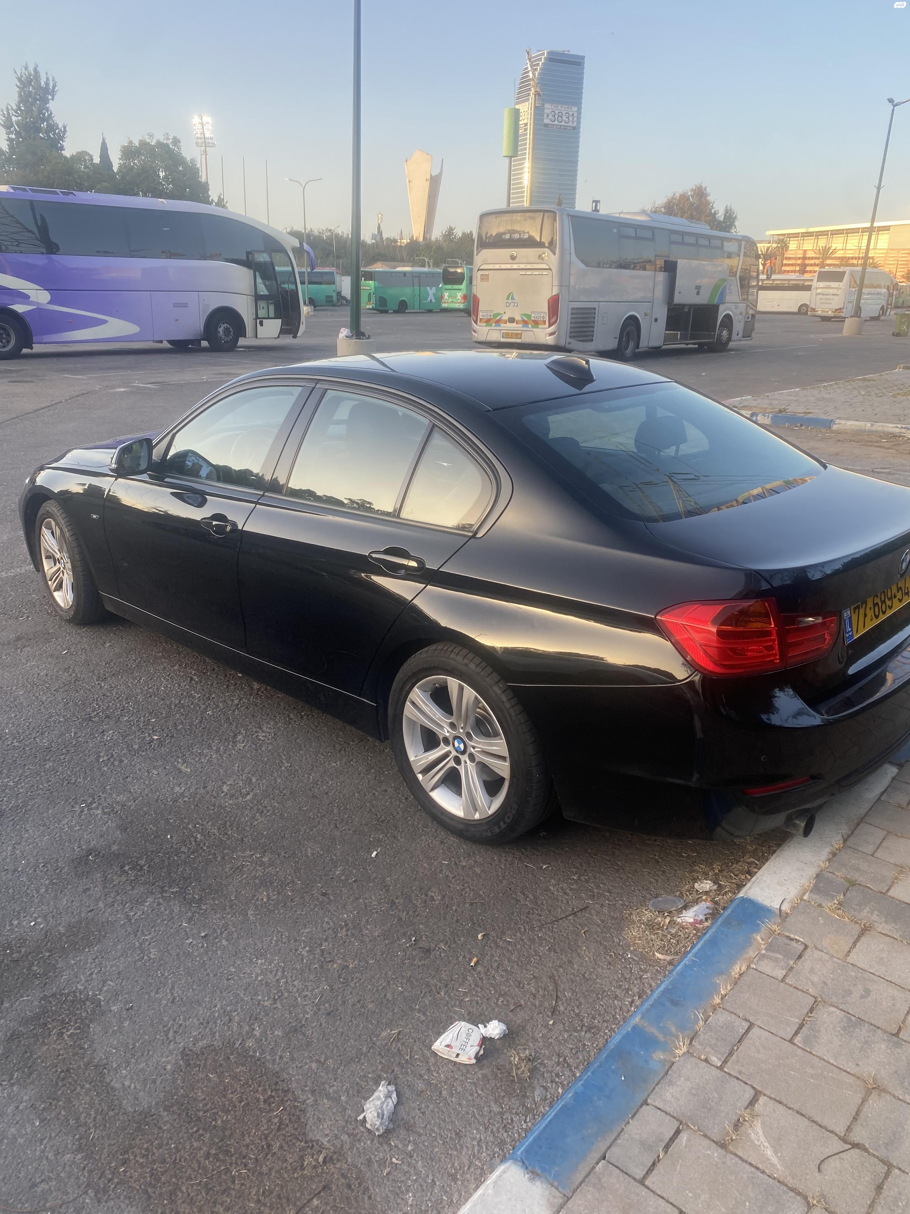 מודעת רכב ב מ וו סדרה 3