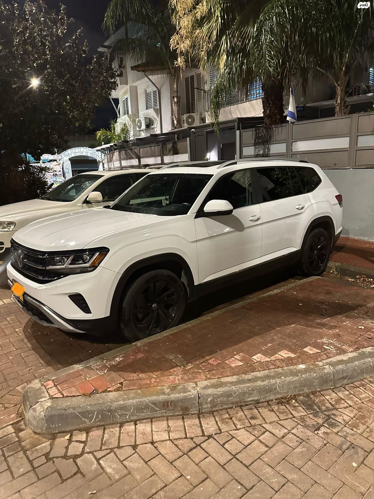 מודעת רכב פולקסווגן אטלס