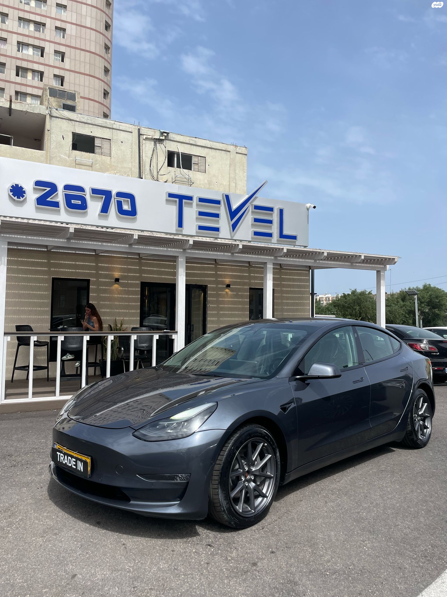 מודעת רכב טסלה מודל 3