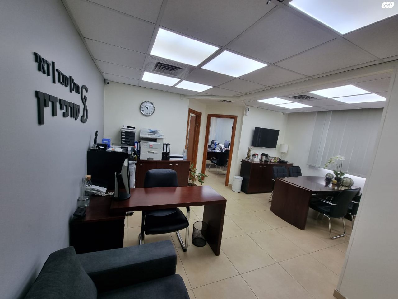 זאב אורלוב 77
