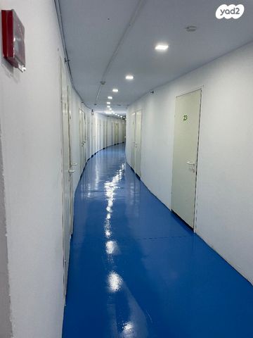 מחסנים, בן יהודה 32, לב תל אביב, לב העיר צפון, תל אביב יפו