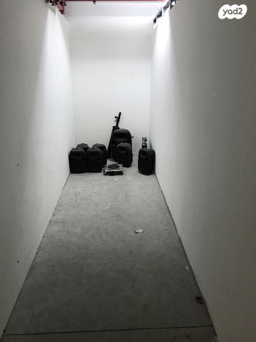 מחסנים, בן יהודה 32, לב תל אביב, לב העיר צפון, תל אביב יפו