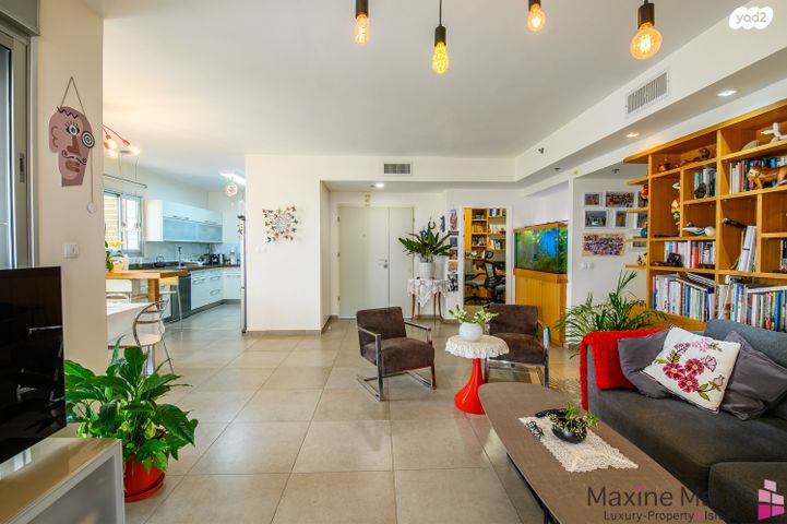 דירה, דודו דותן, עיר ימים, נתניה