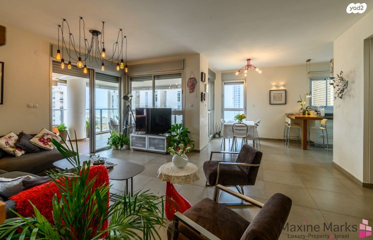 דירה, דודו דותן, עיר ימים, נתניה