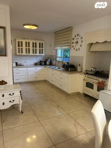 בית פרטי/ קוטג', רוברט פוגל 8, קרית חתני פרס נובל, ראשון לציון