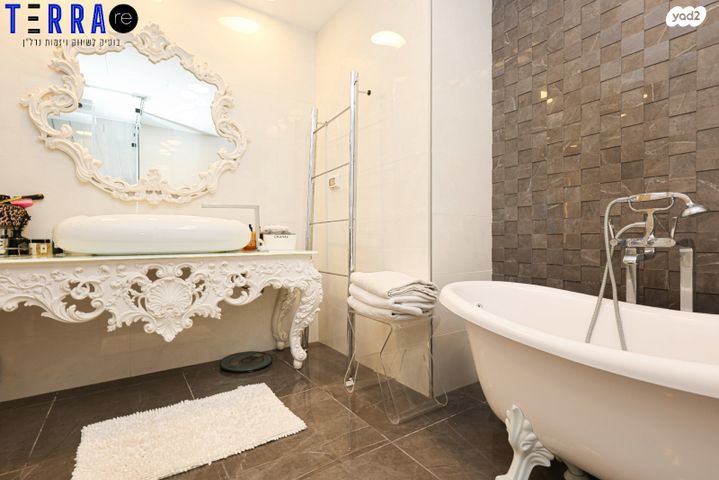 דירה, אהוד מנור, עיר ימים, נתניה