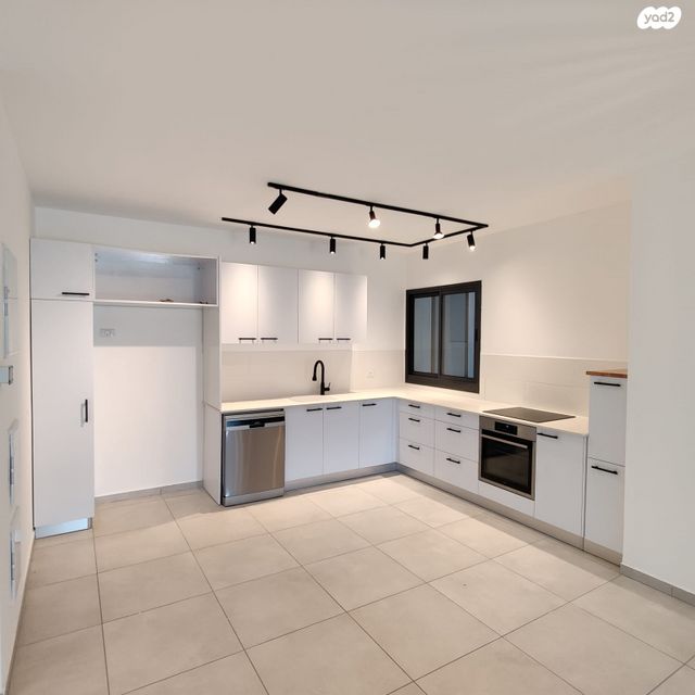 דירה, שרונה, כפר יונה