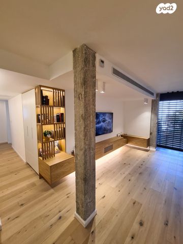 דירה, אנה פרנק, חרוזים, רמת גן