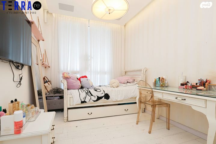 דירה, אהוד מנור, עיר ימים, נתניה