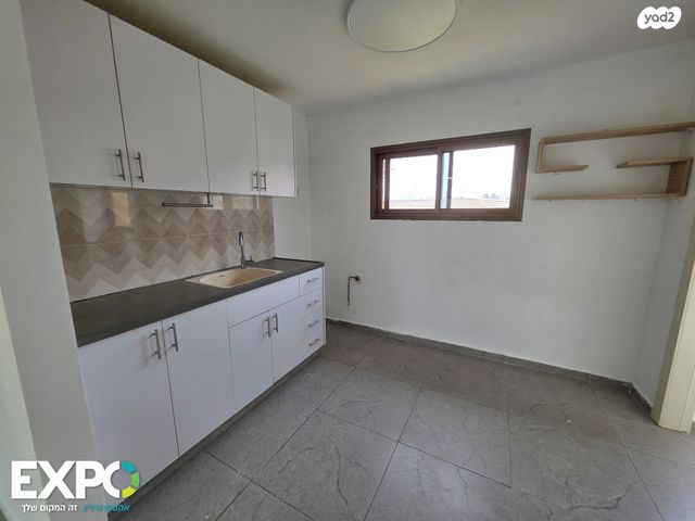 דירה, דבורה 1, אריאל