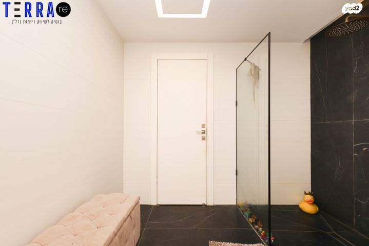 דירה, אהוד מנור, עיר ימים, נתניה