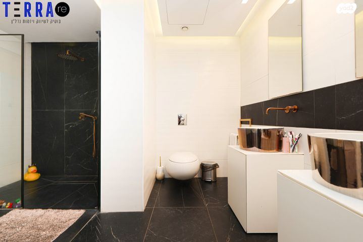 דירה, אהוד מנור, עיר ימים, נתניה