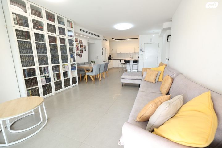 גג/ פנטהאוז, ראובן רובין 1, באר שבע